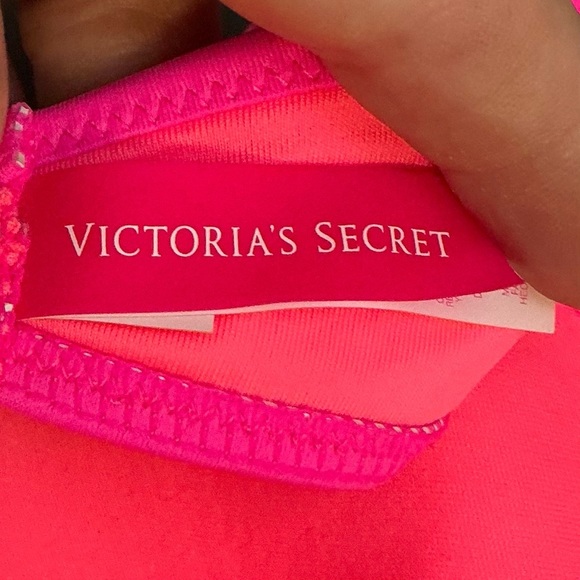 Victoria’s Secret Hot Pink Ruffle Halter Bikini Top Size S - Picture 4 of 5